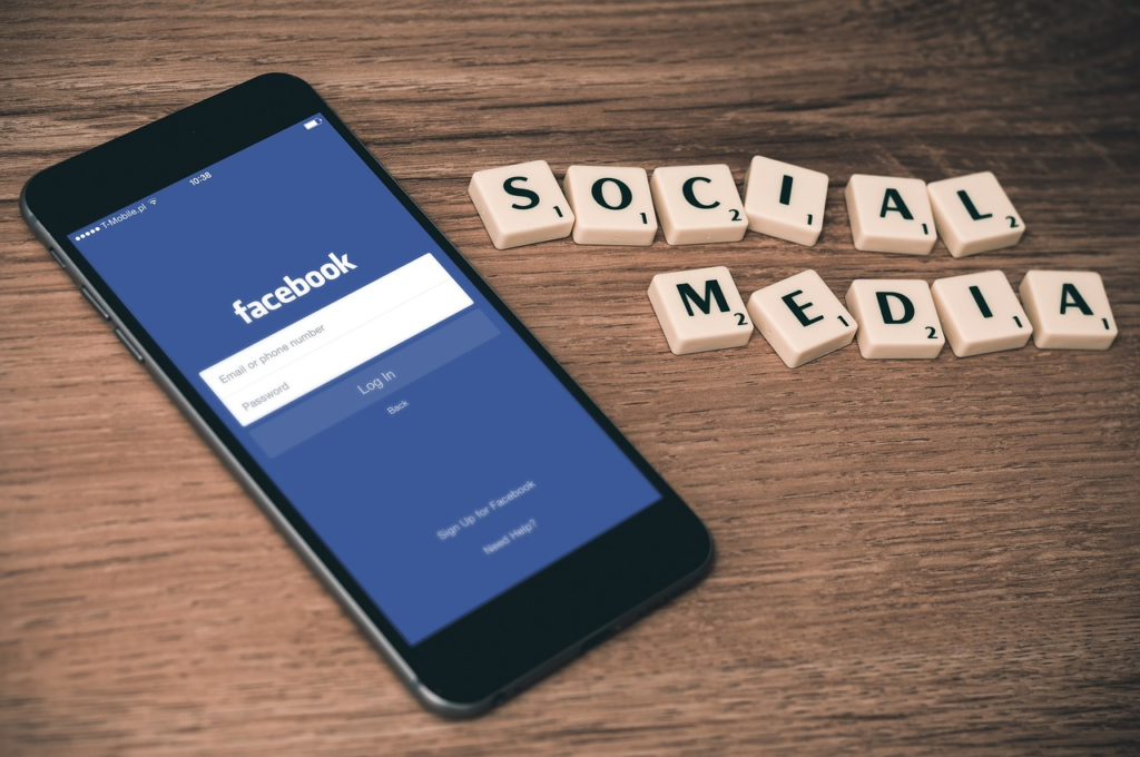 Facebook Paragraph and Essay